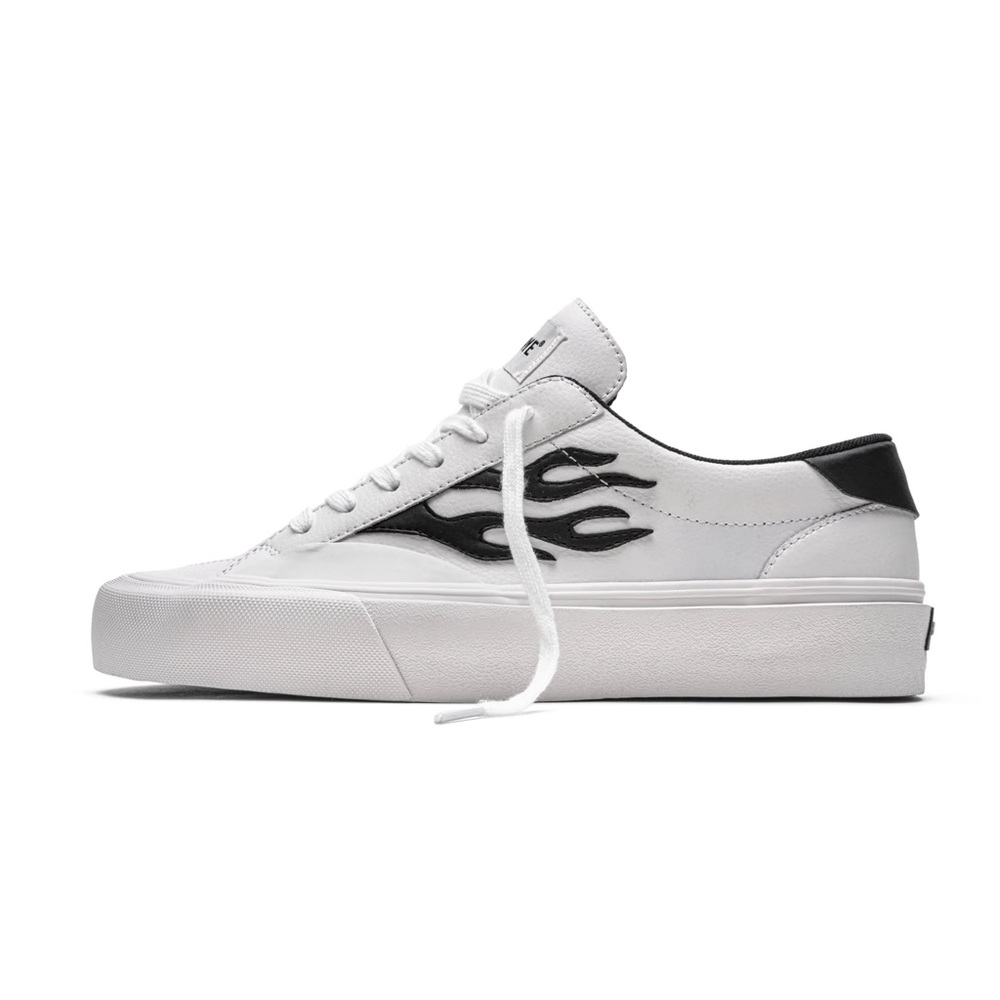 NWT Straye - Logan Black White Shoe - 13 M / 14.5 W